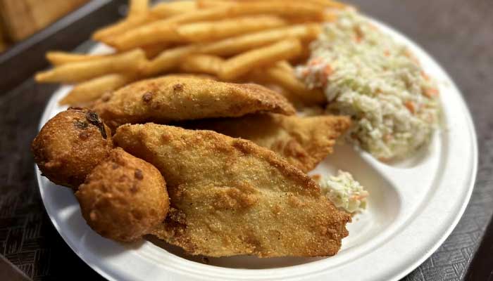 The original Scooter's Fish House platter served at the best seafood restaurant in Navarre Florida